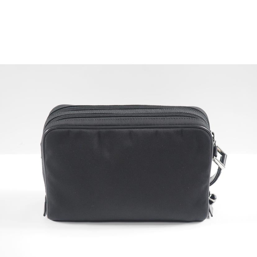 GUCCI グッチ/ナイロンクラッチバッグ/シルバー金具/黒/018 1607//Aランク/79