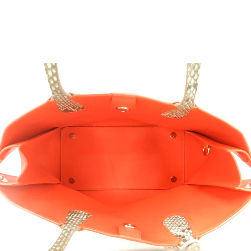 C.Dior クリスチャンディオール 赤 トート レディース/アディクトトート/レッド//Aランク/69