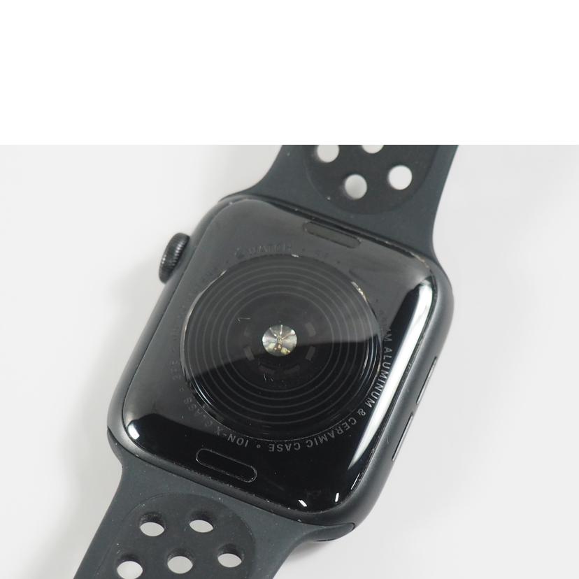 Apple アップル/Apple Watch Nike SE GPS 44mm/MYYK2J/A//H4HFP1KFQ1N2/Bランク/79