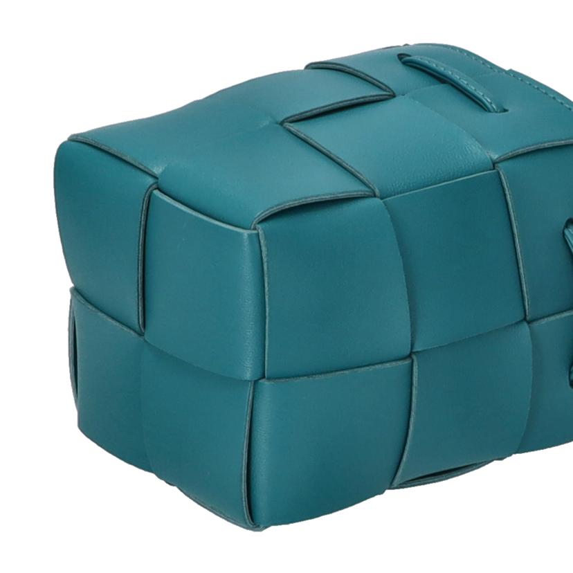 BOTTEGA VENETA ボッテガヴェネタ/カセットミニクロスボディバケットバッグ/680217//Aランク/75