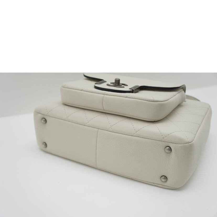 CHANEL シャネル/マトラッセ/ソフトキャビアチェーントート/ホワイト//25045020/Aランク/75