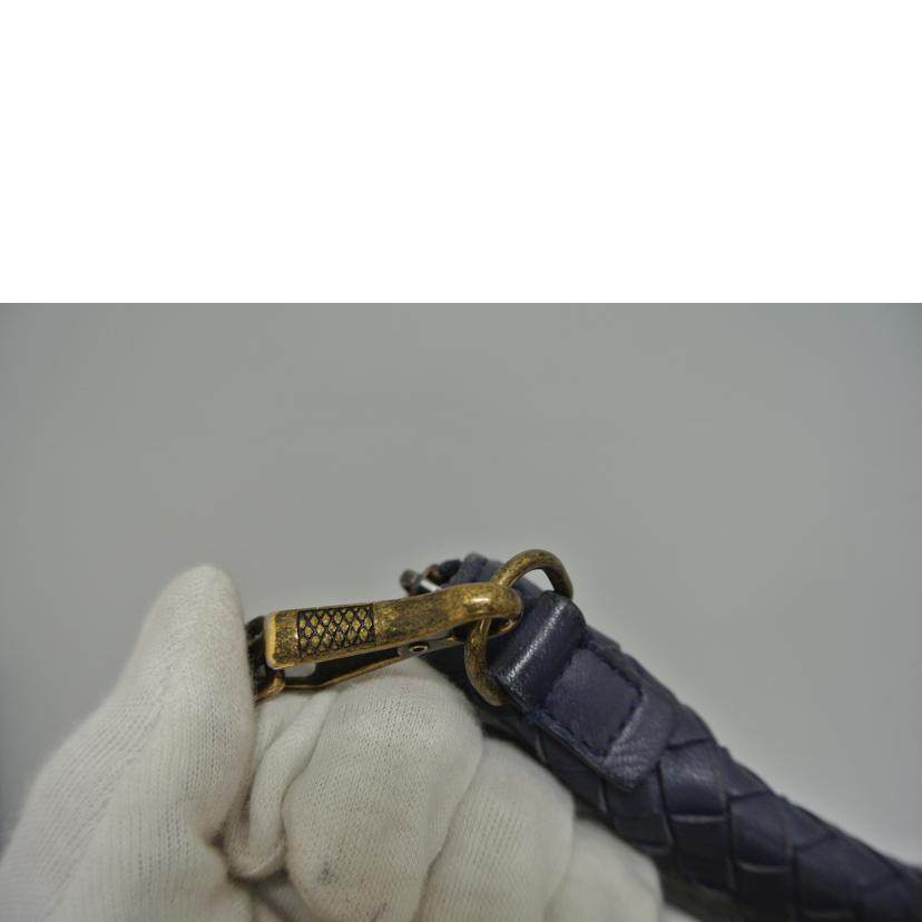 BOTTEGA VENETA ボッテガヴェネタ/イントレチャート チェーンバッグ 紺//BO7234954N/Bランク/87