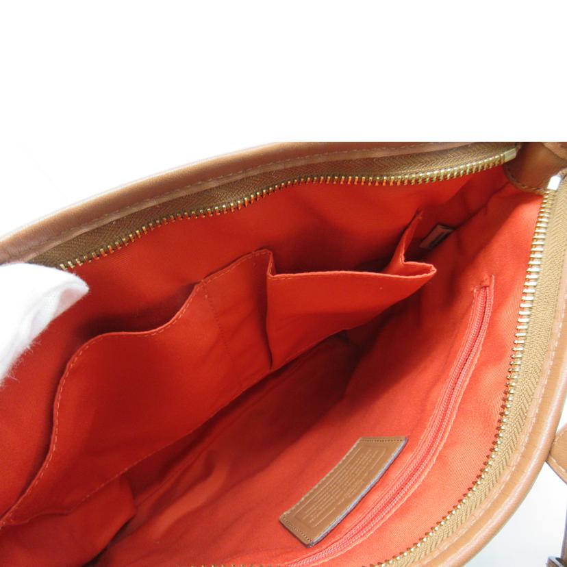 COACH コーチ/ヴァーシティシグネチャー/PVCショルダーバッグ/F38402//C1677/Bランク/13