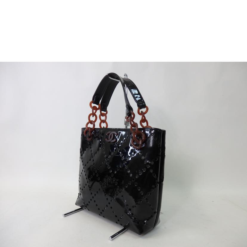 LV シャネル/ココマークパンチングプラスチックチェーンバッグ/黒//8760995/Bランク/84