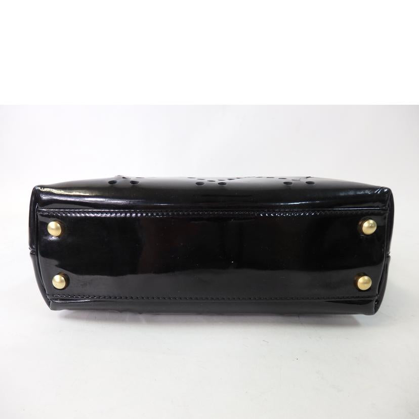 LV シャネル/ココマークパンチングプラスチックチェーンバッグ/黒//8760995/Bランク/84