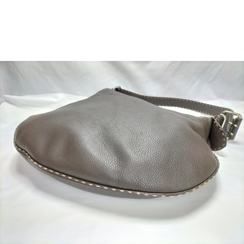 FENDI フェンディ/セレリア レザー ワンショルダーバッグ/NO49-19-12925//Bランク/52