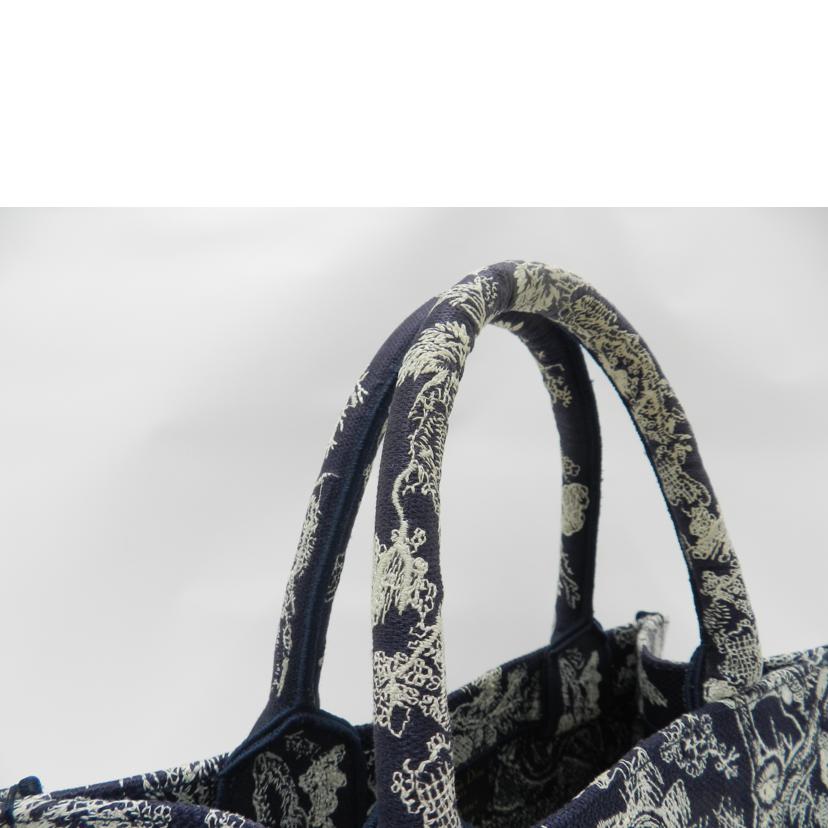 CHRISTIAN DIOR クリスチャンディオール ハンド キャンバス 青/ブックトートミディアム/リバーストワルドゥジュイ/M12962ZTDT//50-MA-1221/Aランク/69
