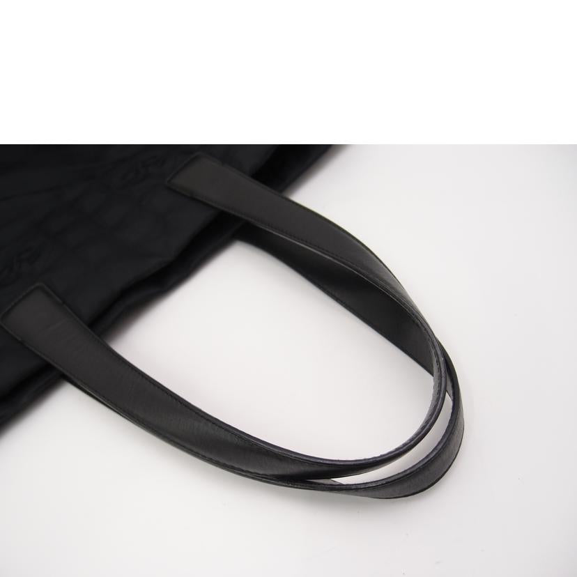 CHANEL シャネル トートバッグ 手提げ 肩掛け 黒 レディース/ニュートラベルライントートMM/ブラック/A15991//8021538/ABランク/69