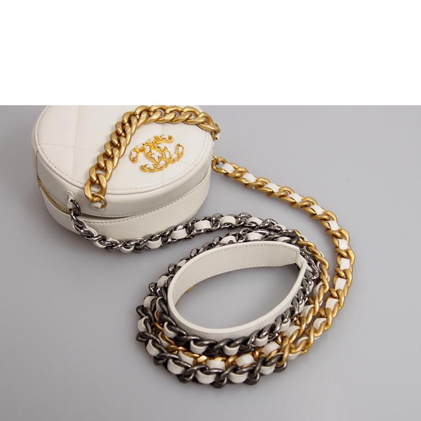 CHANEL シャネル/マトラッセ/ラウンドチェーンショルダー/白//30033427/Aランク/76