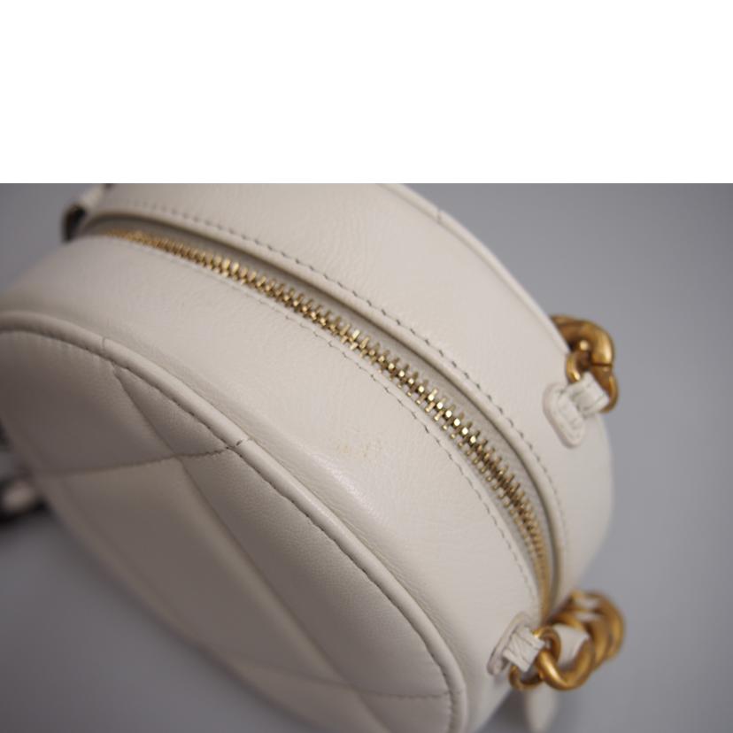 CHANEL シャネル/マトラッセ/ラウンドチェーンショルダー/白//30033427/Aランク/76