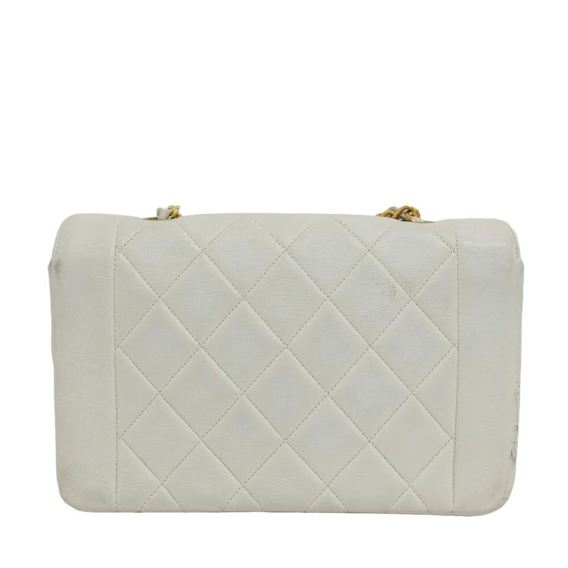 CHANEL シャネル ココマーク ゴールド金具 ホワイト/マトラッセ/ダイアナフラップ/ラムスキンチェーンショルダーバッグ//233****/Bランク/04