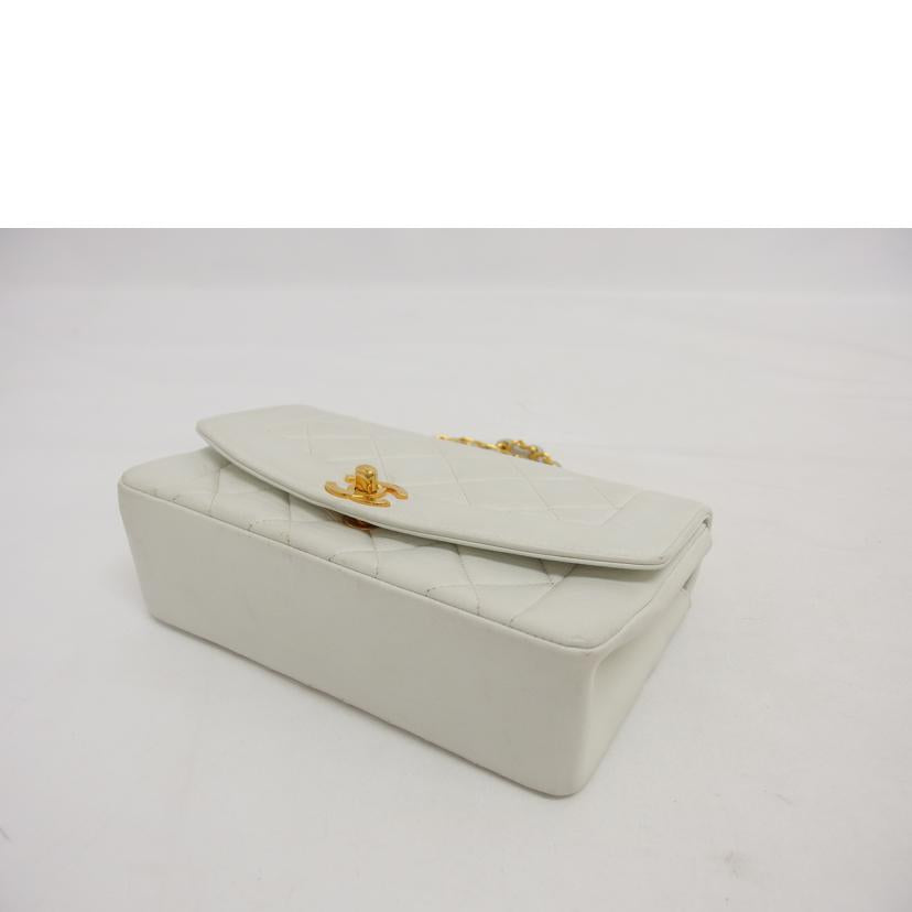 CHANEL シャネル ココマーク ゴールド金具 ホワイト/マトラッセ/ダイアナフラップ/ラムスキンチェーンショルダーバッグ//233****/Bランク/04