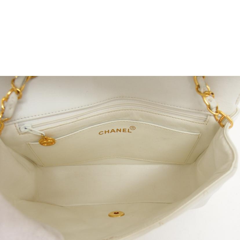 CHANEL シャネル ココマーク ゴールド金具 ホワイト/マトラッセ/ダイアナフラップ/ラムスキンチェーンショルダーバッグ//233****/Bランク/04