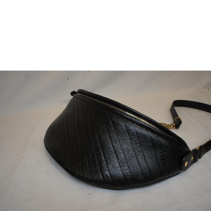 BALENCIAGA バレンシアガ/キルティングレザースモールベルトバッグボディバッグ/551550//SAランク/92