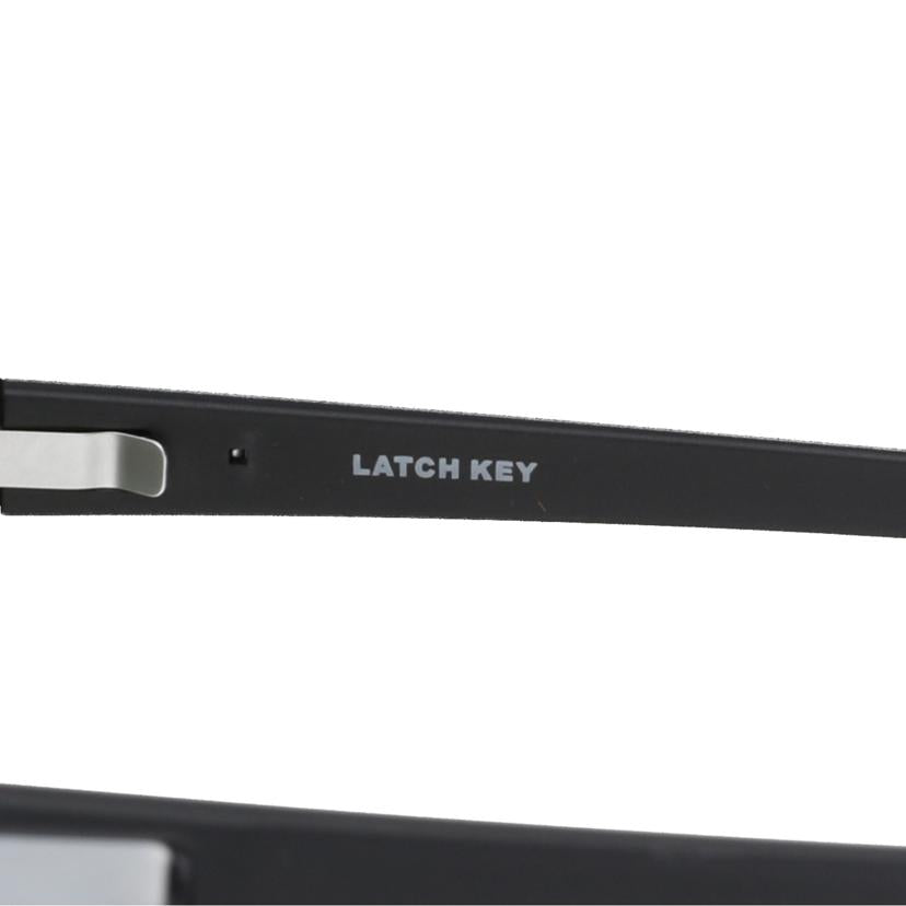 OAKLEY オークリー/ラッチキーミディアム サングラス/OO9394M-0352//Aランク/09