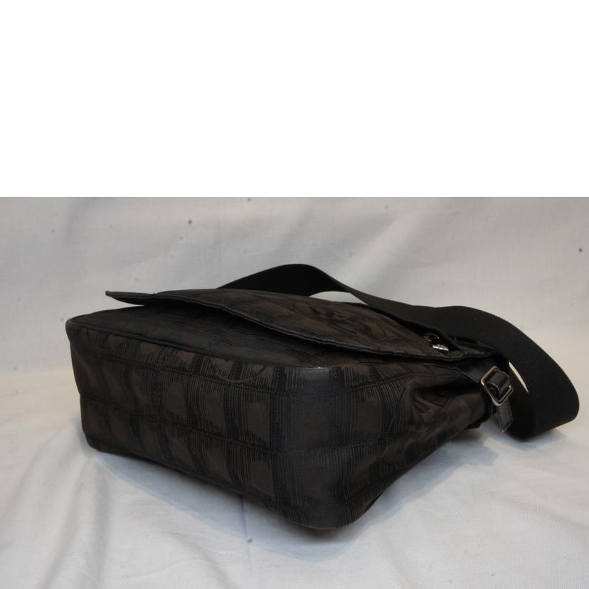 CHANEL シャネル/ニュートラベルラインショルダーバッグブラウン//9979859/Aランク/92