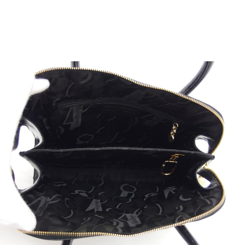 Ferragamo フェラガモ ハンドバッグ/ガンチーニ/2WAYショルダーバッグ/ブラック//DX-******/ABランク/04