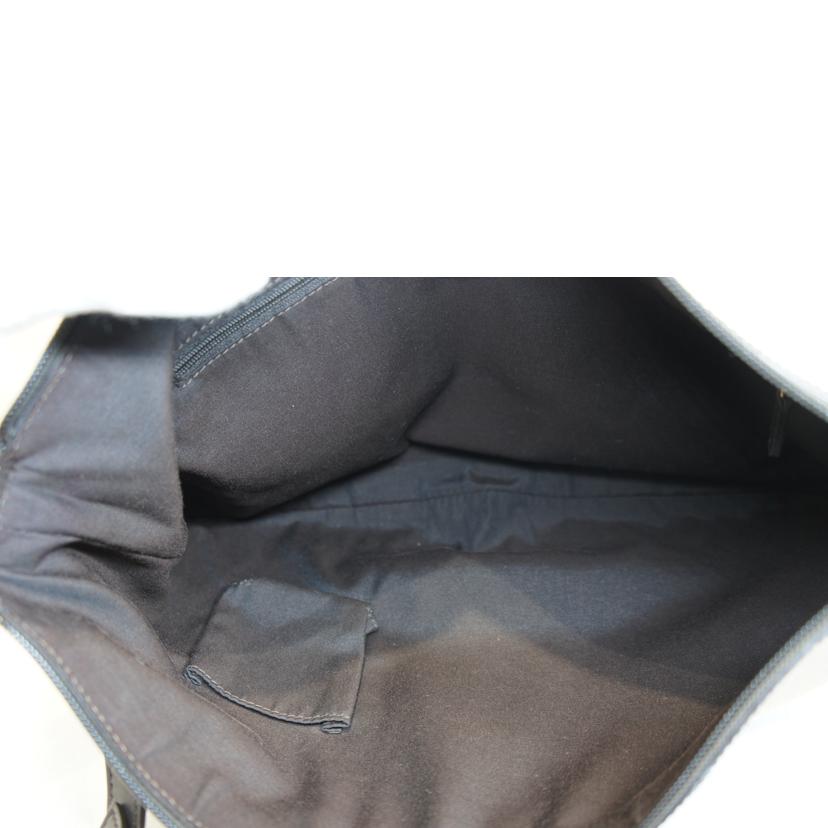 GUCCI グッチ/斜めがけショルダーバッグ キャンバス レザー/272380//204***/Aランク/92