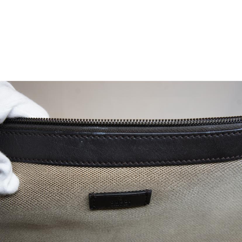 GUCCI グッチ/斜めがけショルダーバッグ キャンバス レザー/272380//204***/Aランク/92