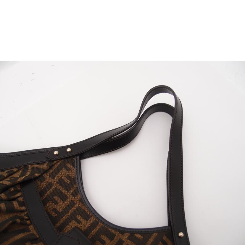 FENDI フェンディ ハンド ショルダー 肩掛け レディース/ズッカ柄トート/ブラック/8BR634//118-2550/SAランク/69