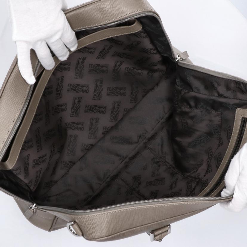 Ferragamo フェラガモ バッグ ブリーフケース ショルダー ハンド レザー メンズ/レザービジネスバック/2WAY/カーキ//ABランク/75