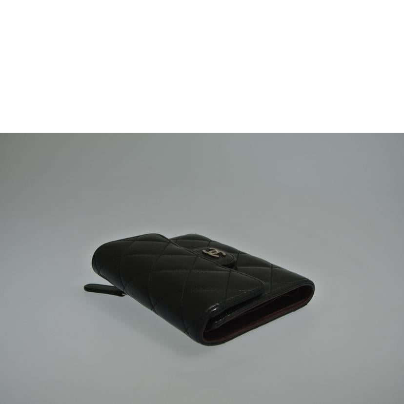 CHANEL シャネル/マトラッセ 二つ折り財布 黒//23746547/ABランク/87