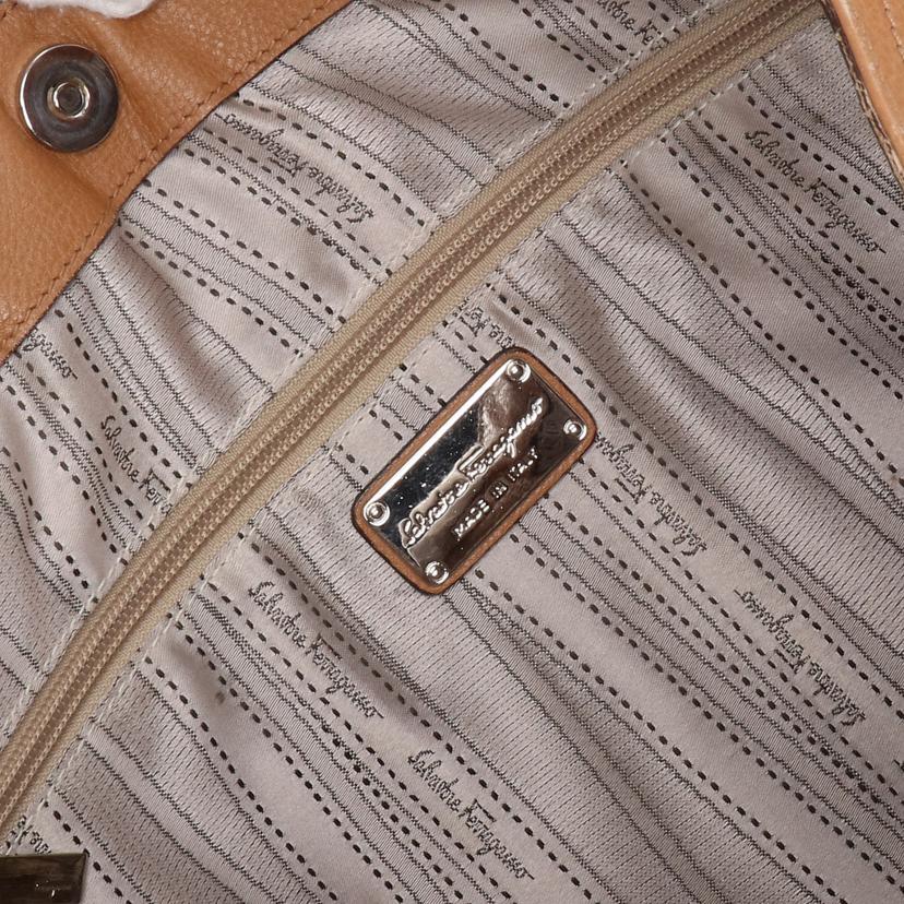 Ferragamo フェラガモ Ferragamo レザートート ブラウン レディース/レザートート/ブラウン/D037//FJ-**/ABランク/37