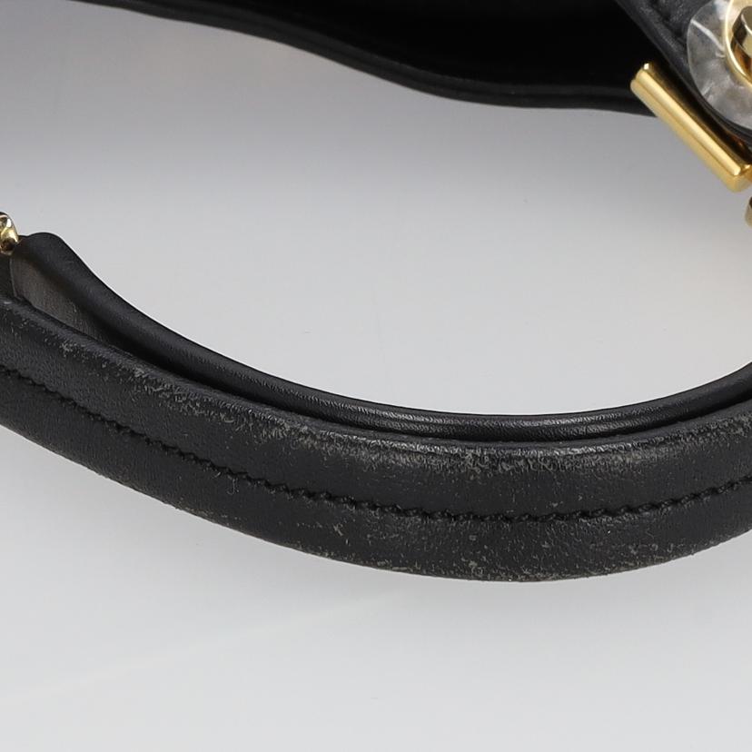 Ferragamo フェラガモ Ferragamo チェーントートバッグ ブラック レディース/チェーントート/ブラック/AB-21E105//Bランク/37