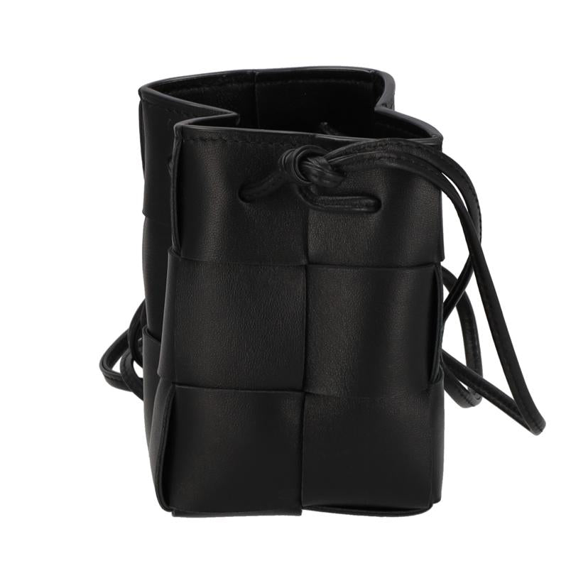 BOTTEGA VENETA ボッテガヴェネタ/カセットミニクロスボディバケットバッグ/680217 VCQC4//Aランク/09