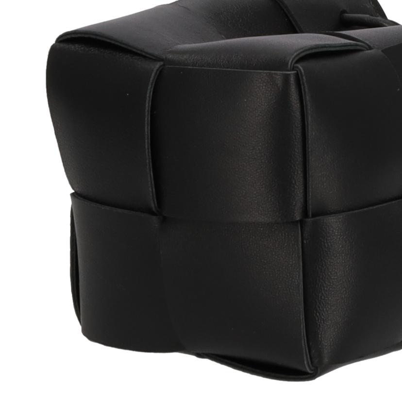 BOTTEGA VENETA ボッテガヴェネタ/カセットミニクロスボディバケットバッグ/680217 VCQC4//Aランク/09