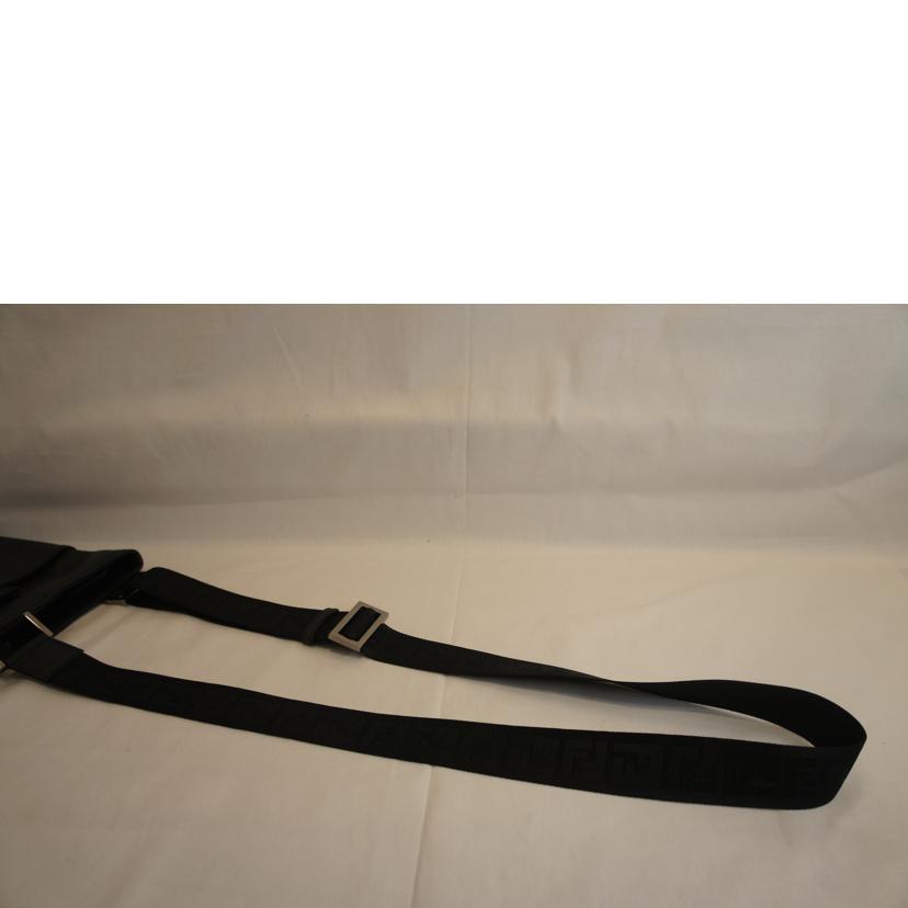 FENDI フェンディ/ズッカ柄サコッシュブラック//SAランク/92