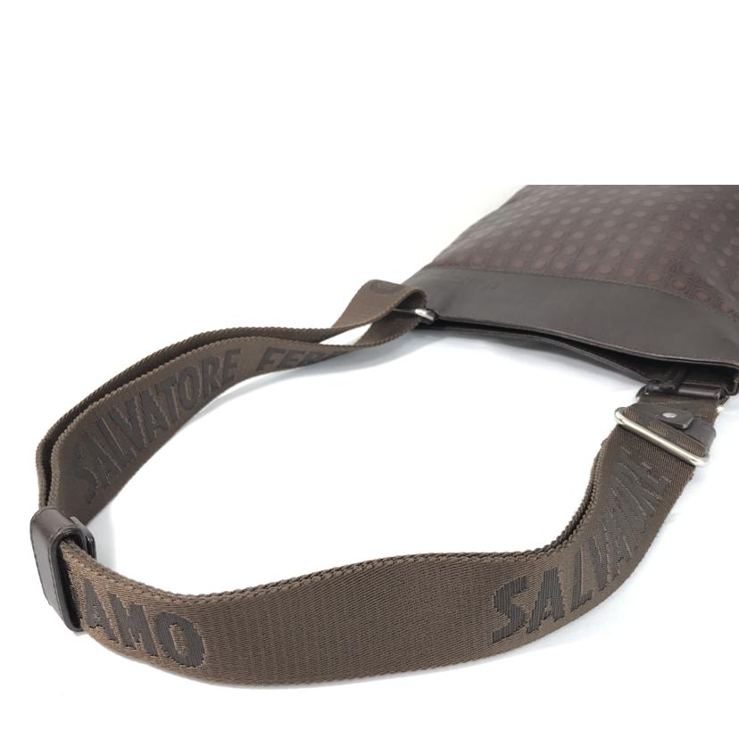 SALVATORE FERRAGAMO フェラガモ/ガンチーニ ショルダーバッグ//Bランク/51