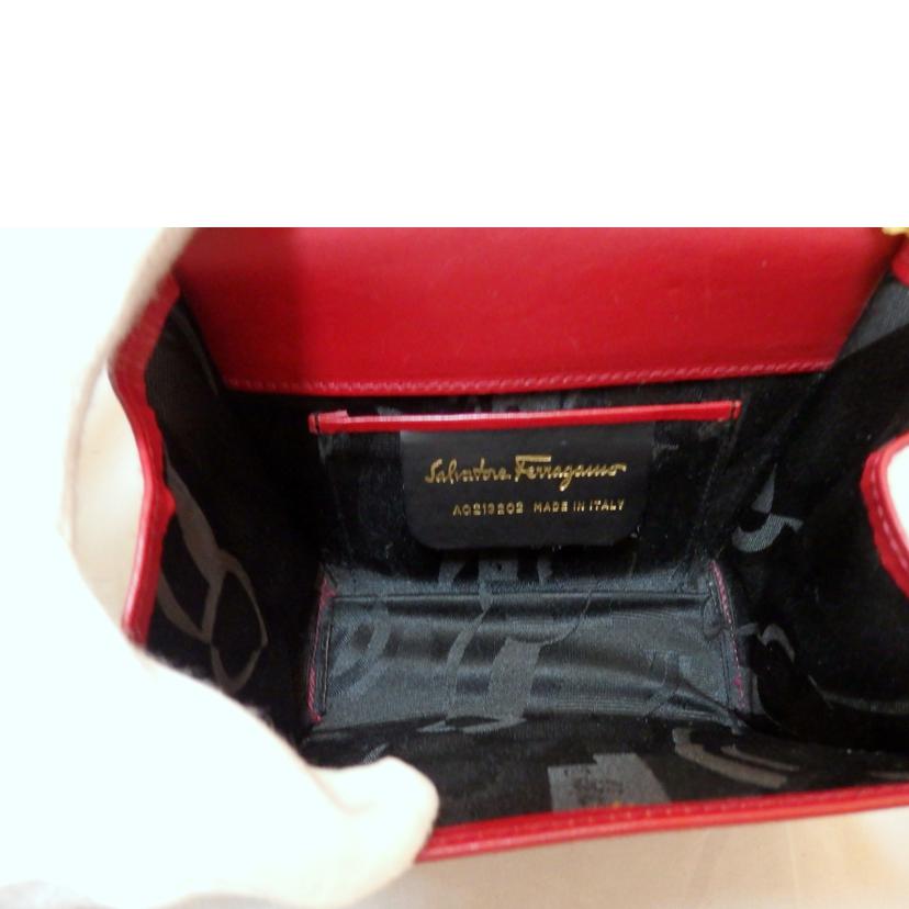 Ferragamo Ferragamo/ヴァラミニチェーンショルダー//Bランク/95