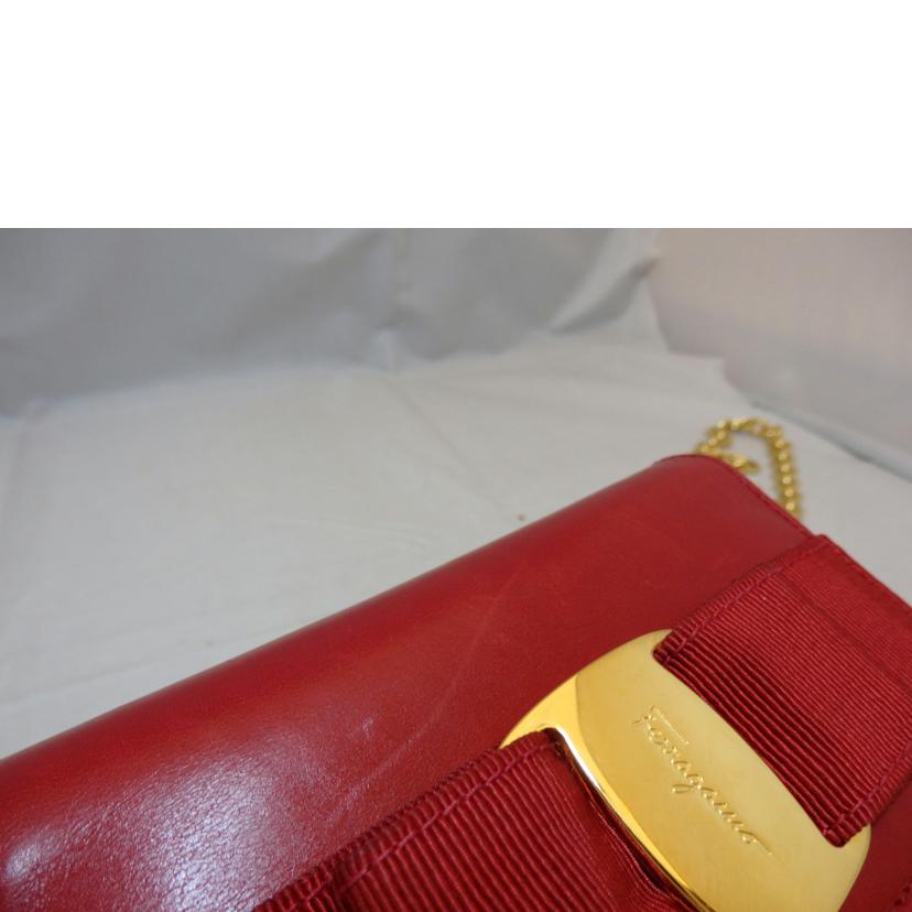 Ferragamo Ferragamo/ヴァラミニチェーンショルダー//Bランク/95