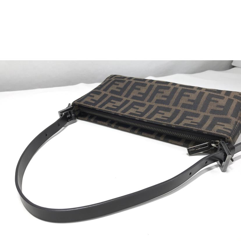 FENDI フェンディ/ズッカ柄ポーチハンド/2262-8BR042-019//ABランク/51