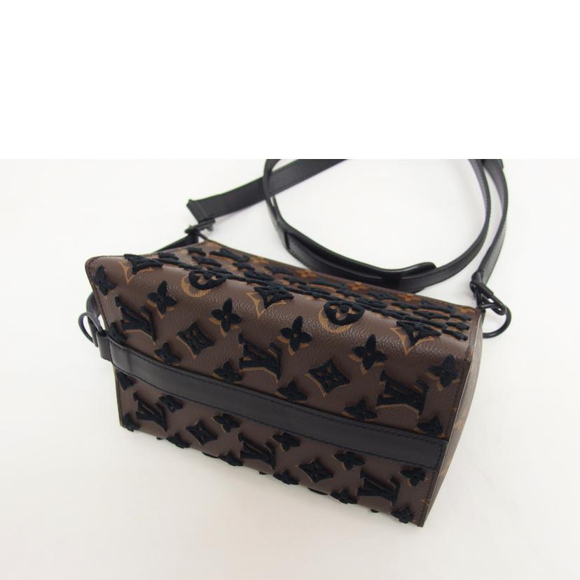 LV ルイ・ヴィトン/トライアングルメッセンジャー/モノグラム/タフタ―ジュ/M45070//CA0260/Aランク/04