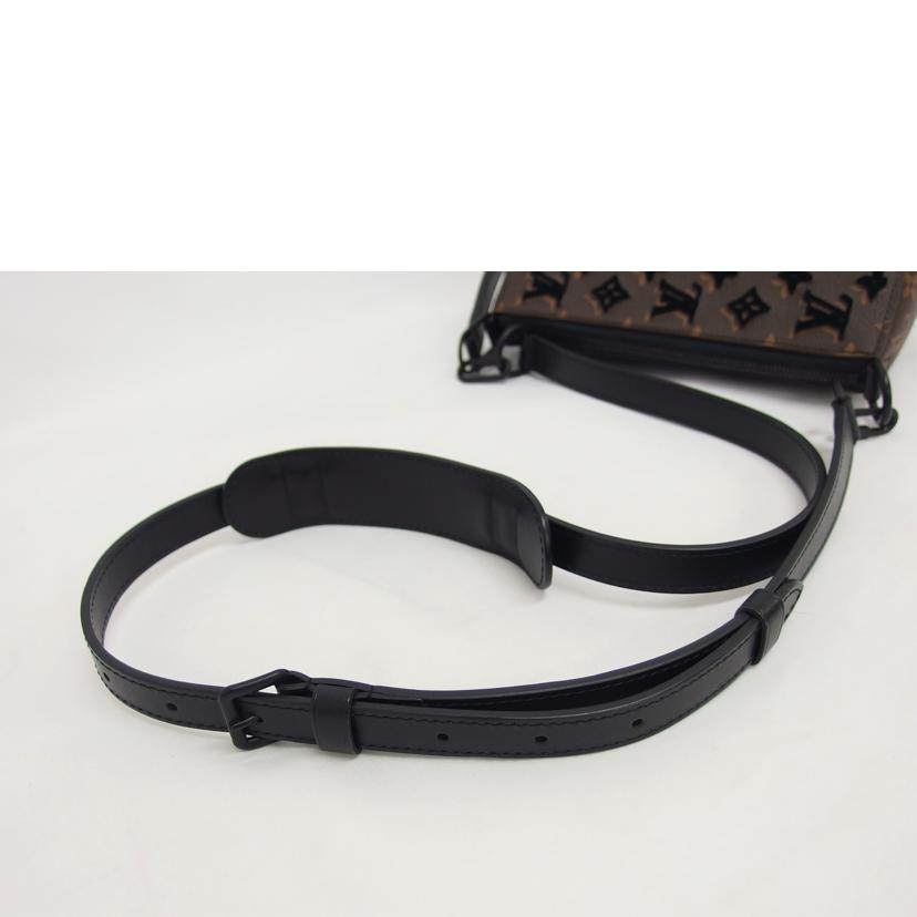 LV ルイ・ヴィトン/トライアングルメッセンジャー/モノグラム/タフタ―ジュ/M45070//CA0260/Aランク/04