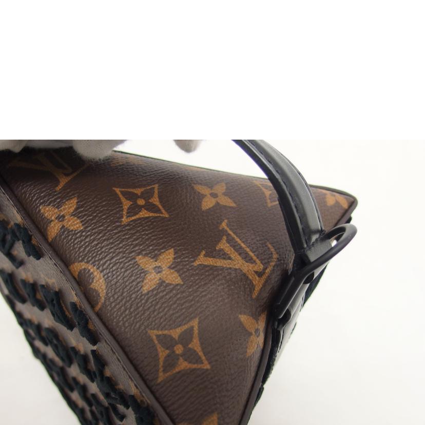 LV ルイ・ヴィトン/トライアングルメッセンジャー/モノグラム/タフタ―ジュ/M45070//CA0260/Aランク/04