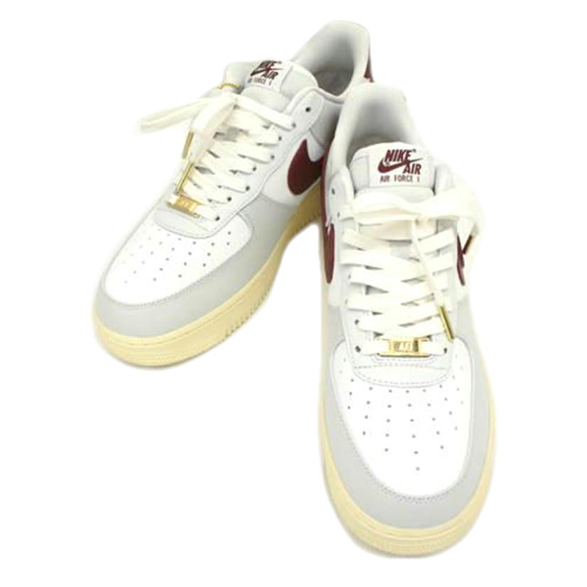 NIKE ナイキ/WMNS AIR FORCE 1 ‘07 SE/DV7584-001//SAランク/05
