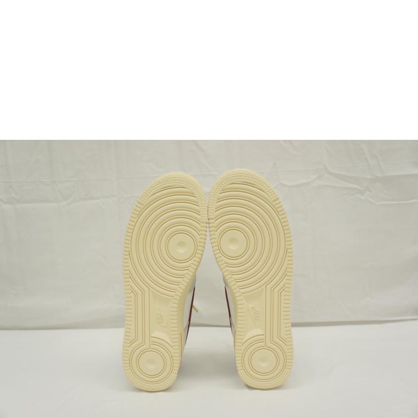 NIKE ナイキ/WMNS AIR FORCE 1 ‘07 SE/DV7584-001//SAランク/05