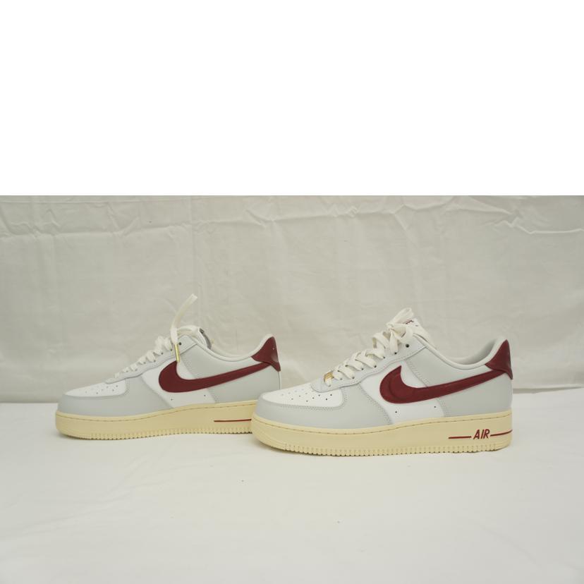 NIKE ナイキ/WMNS AIR FORCE 1 ‘07 SE/DV7584-001//SAランク/05