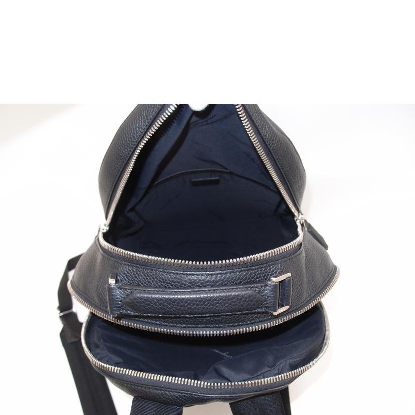 Ferragamo フェラガモ リュック レザー カーフスキン メンズ/ガンチーニ型押しレザー・バックパック/ブラック/FZ-24 A102//SAランク/69