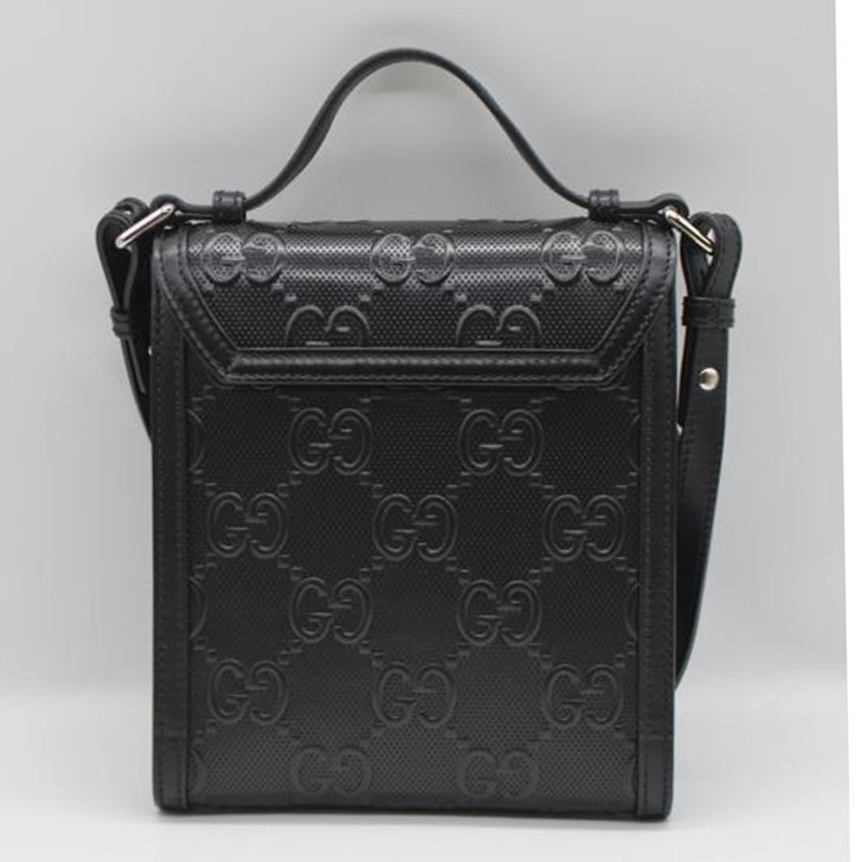 GUCCI グッチ/GGエンボスメッセンジャーバッグ/ブラック/625782//001998/Aランク/89