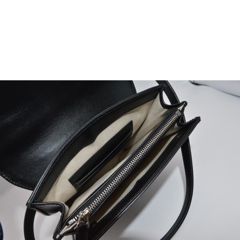 GUCCI グッチ/GGエンボスメッセンジャーバッグ/ブラック/625782//001998/Aランク/89