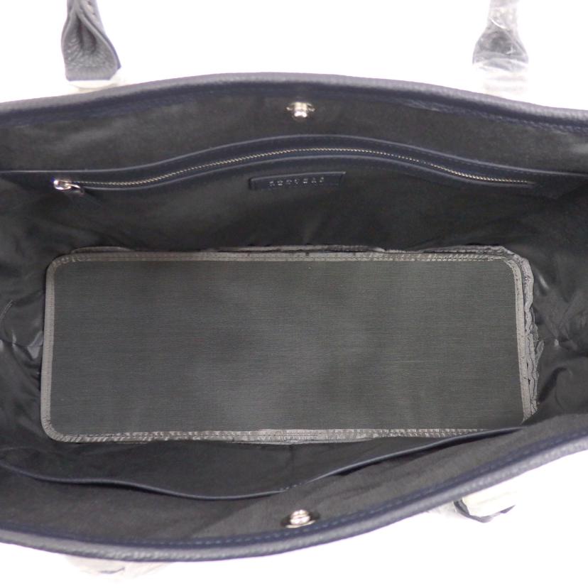 BARNEYS NEWYORK バーニーズニューヨーク/レザートートバッグ//SAランク/77