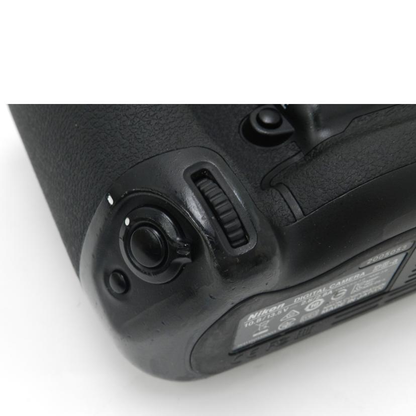 Nikon ニコン/デジタル一眼レフ/D5ボディ XQD-Type//2005053/ABランク/69