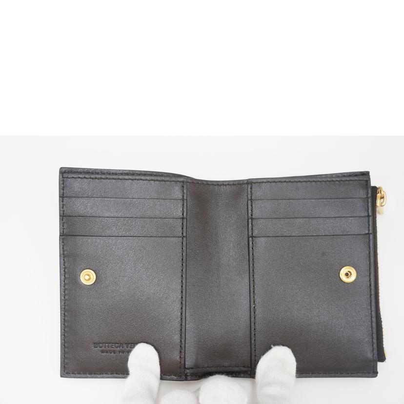 BOTTEGA VENETA BOTTEGA VENETA/マキシイントレチャート二つ折り財布/ダークブラウン//P02322921P/Aランク/09