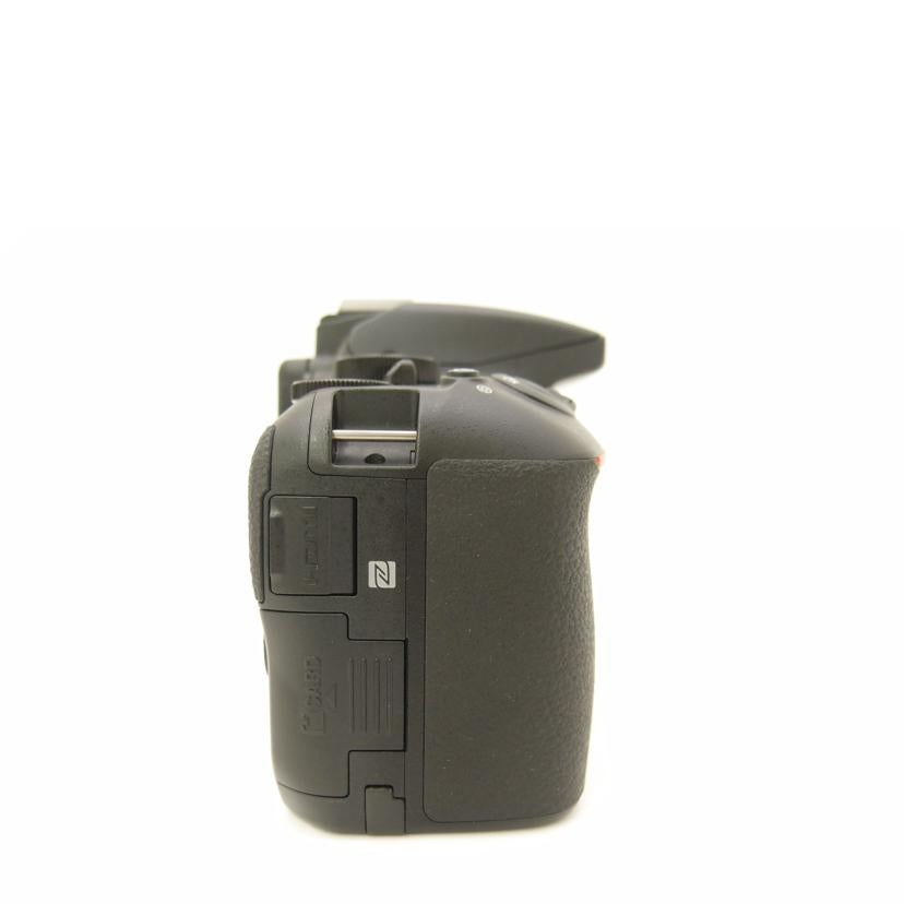 Nikon ニコン/デジタル一眼レフカメラ/D5600ボディ//2152961/Aランク/69