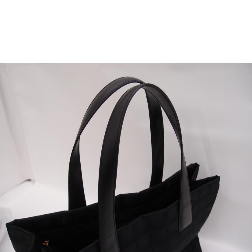 CHANEL シャネル トートバッグ ハンドバッグ ナイロン ジャガード レザー/ニュートラベルライントートMM/ブラック/A15991//10336448/SAランク/69