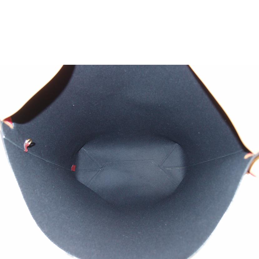 CELINE セリーヌ ワンショルダー 肩掛け ビッグサイズ レザー トリコロール 縦46cm 横35cm/ツイステッドカバ・ラージサイズ/スムースカーフスキン//S-CE-0147/Aランク/69